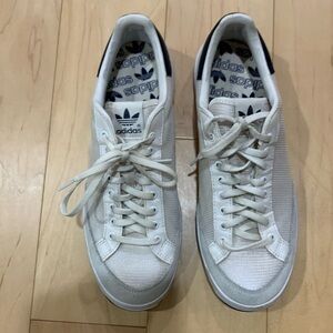 Adidas Men's White and Gray  Rod Laver 
sneakers Size 10